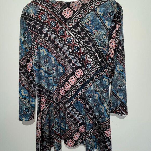 G Collection Women's Multicolor Geometric 3/4 Sleeve Asymmetrical Hem Top Large - Picture 7 of 11